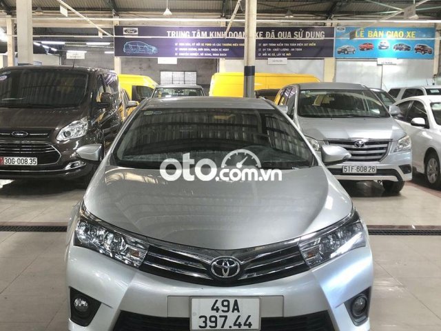 Bán Toyota Corolla Altis 1.8 AT 2016, màu bạc, giá chỉ 589 triệu