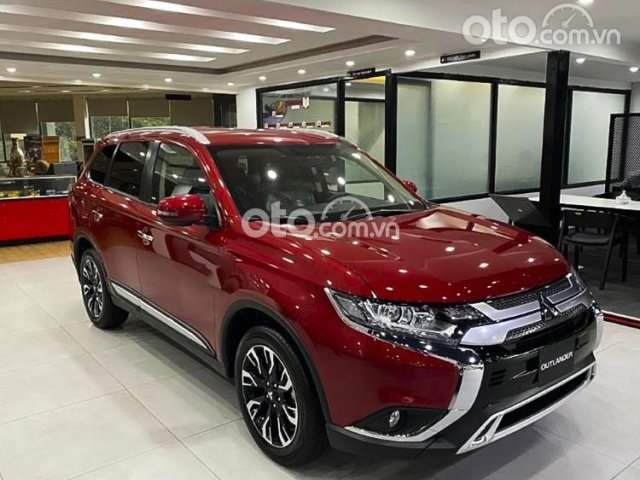 Bán Mitsubishi Outlander CVT đời 2021, màu đỏ giá cạnh tranh