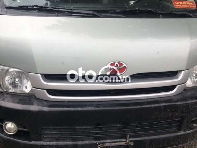 Bán Toyota Hiace năm 2008, màu bạc