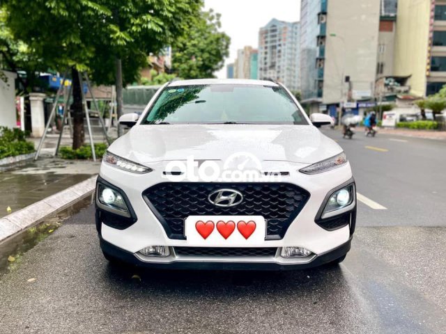 Cần bán gấp Hyundai Kona sản xuất 2019, màu trắng, nhập khẩu chính chủ0