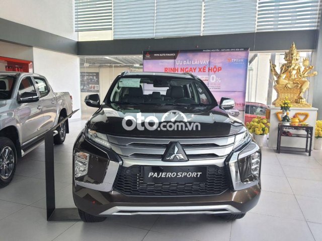 Bán Mitsubishi Pajero Sport đời 2021, màu đen0