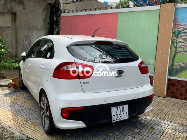 Bán ô tô Kia Rio đời 2015, màu trắng, xe nhập xe gia đình, giá tốt0