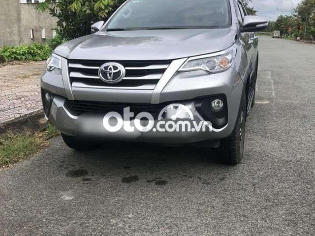 Bán xe Toyota Fortuner đời 2017, màu xám, nhập khẩu nguyên chiếc 