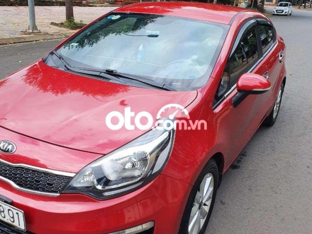 Cần bán xe Kia Rio sản xuất năm 2015, màu đỏ, nhập khẩu nguyên chiếc như mới, giá chỉ 375 triệu0