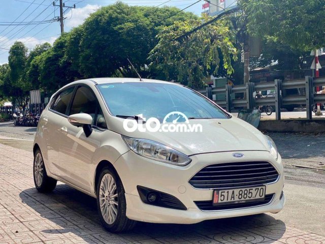 Xe Ford Fiesta đời 2014, màu kem (be) còn mới, giá tốt0