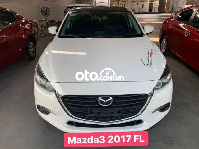 Cần bán xe Mazda 3 2017, màu trắng còn mới0