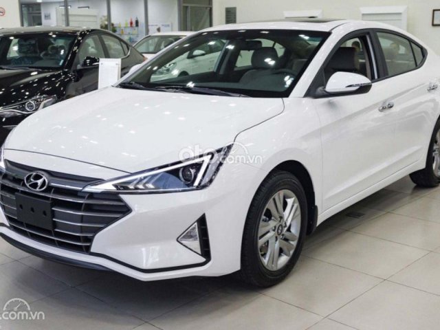 Bán ô tô Hyundai Elantra 1.6AT sản xuất năm 2021, màu trắng0