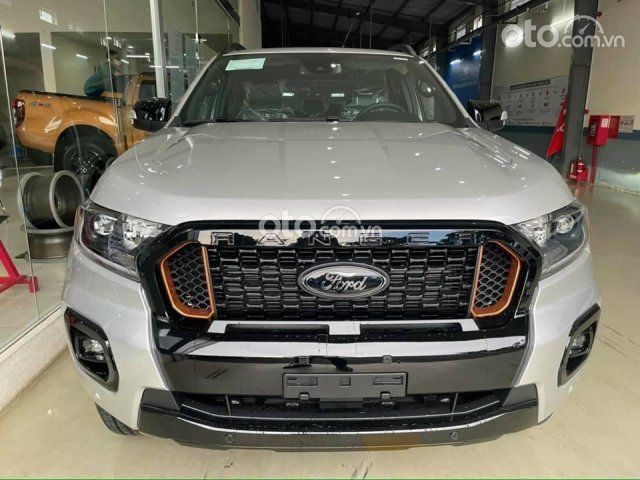 [Hồ Chí Minh] Ford Ranger sản xuất năm 2021, giảm sốc đến 70tr tiền mặt, giao ngay