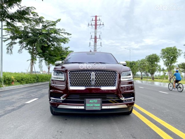 Siêu phẩm Lincoln Navigator Black Label. L 2018 màu đỏ, xe chỉ để đi tiếp khách mới 99%, full kín options, bao test