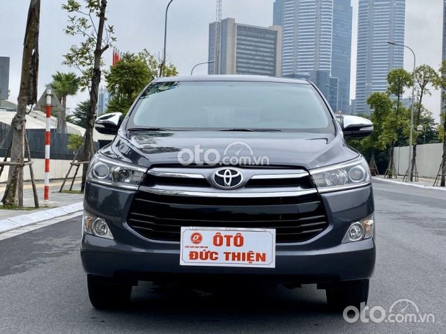 Toyota Innova 2.0V 2016, màu xanh