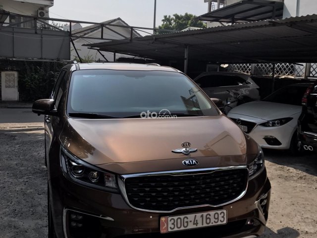 Bán Kia Sedona năm sản xuất 2020 full dầu, đi 1.8 vạn km0