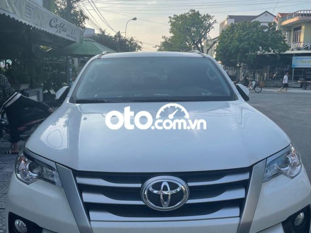 Bán Toyota Fortuner đời 2018, màu trắng còn mới