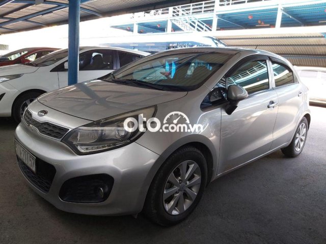 Bán xe Kia Rio sản xuất năm 2011, màu bạc, nhập khẩu0