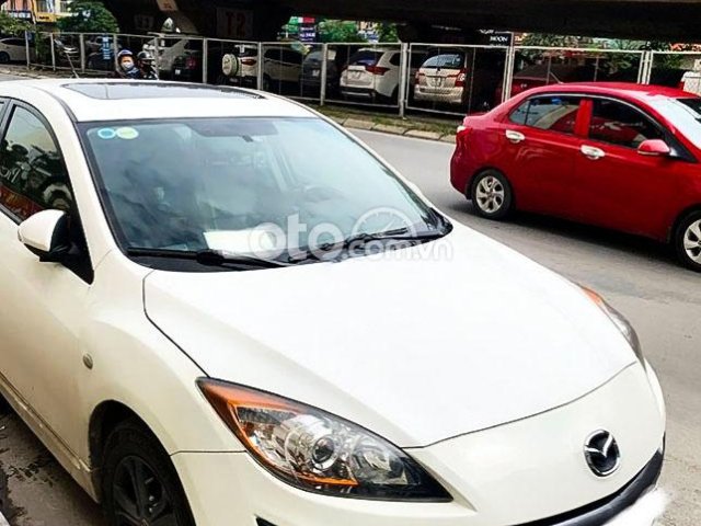 Bán xe Mazda 3 sản xuất năm 2010, màu trắng, nhập khẩu  