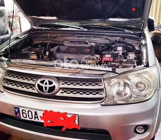 Bán Toyota Fortuner sản xuất 2009, màu bạc, nhập khẩu còn mới0