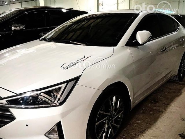 Bán Hyundai Elantra đời 2019, màu trắng  0