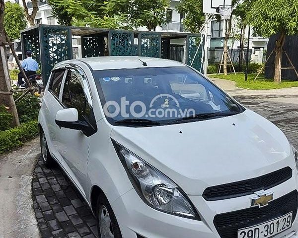 Bán xe Chevrolet Spark đời 2016, màu trắng còn mới0