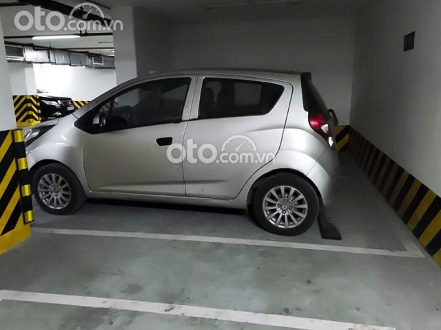 Bán Chevrolet Spark LS 1.0 MT 2014, màu bạc còn mới0