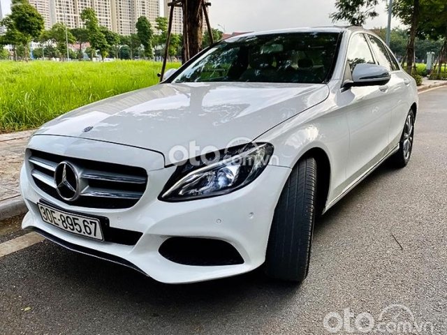 Xe Mercedes C200 năm 2016, màu trắng xe gia đình0