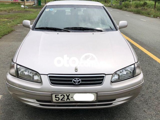 Bán ô tô Toyota Camry sản xuất năm 2001 còn mới, 198tr0