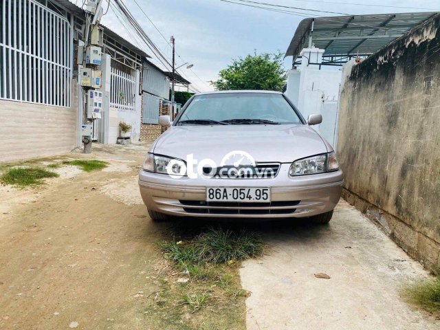 Bán Toyota Camry đời 2001, nhập khẩu nguyên chiếc, giá 185tr0