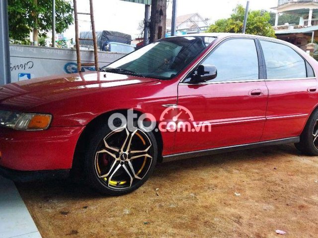 Bán Honda Accord sản xuất năm 1994, màu đỏ, nhập khẩu giá cạnh tranh