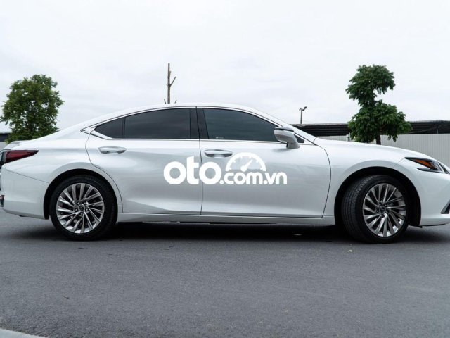 Bán ô tô Lexus ES 250 năm 2020, màu trắng, xe nhập0