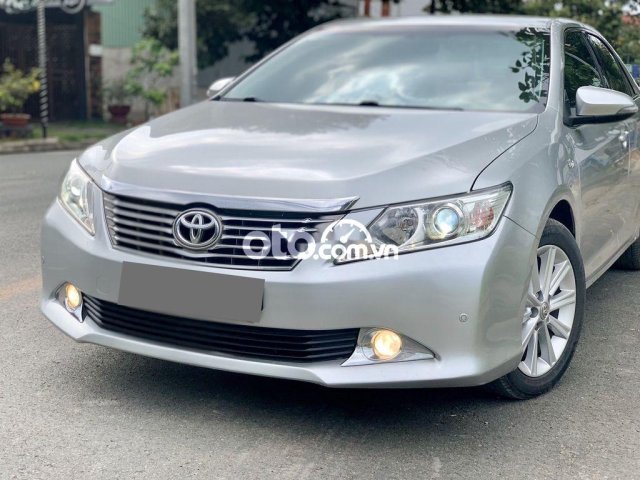 Cần bán Toyota Camry 2.5G năm sản xuất 2013, màu bạc  0