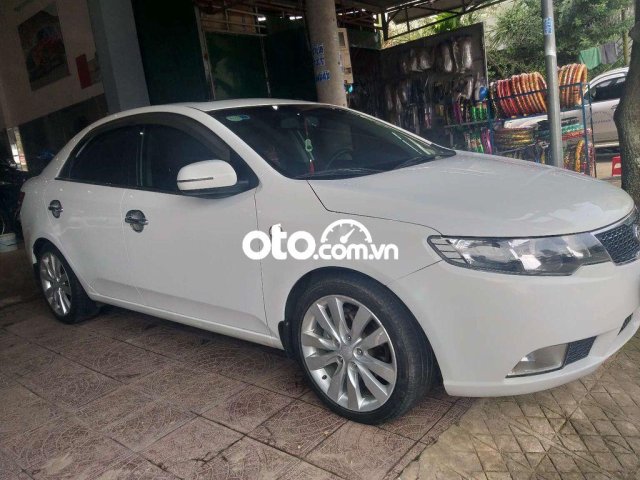 Bán Kia Forte 2012, màu trắng còn mới giá cạnh tranh0