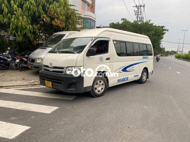 Bán ô tô Toyota Hiace đời 2013, màu trắng0