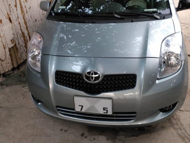 Cần bán Toyota Yaris đời 2006, màu xám, nhập khẩu nguyên chiếc như mới