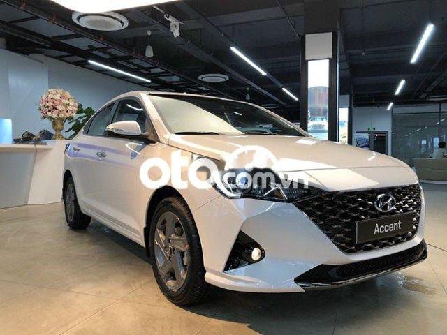 Cần bán Hyundai Accent đời 2021, màu trắng