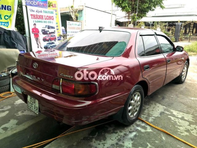 Bán xe ô tô Toyota Camry đời 1995 giá rẻ chính hãng