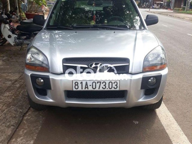 Bán Hyundai Tucson sản xuất năm 2010, màu bạc, nhập khẩu nguyên chiếc, giá tốt