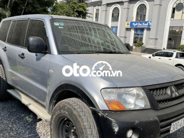 Bán ô tô Mitsubishi Pajero Sport năm sản xuất 2005, màu bạc xe gia đình, giá chỉ 195 triệu