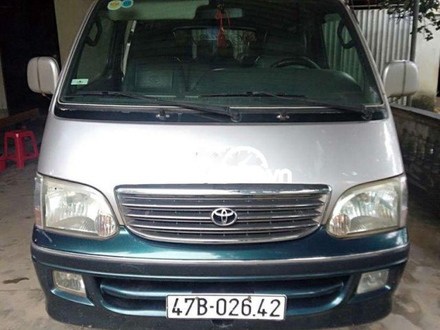 Bán Toyota Hiace đời 2003 còn mới0