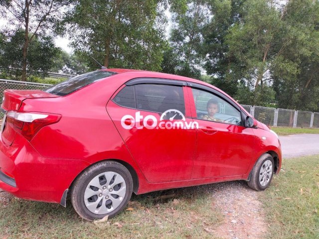 Bán Hyundai Grand i10 đời 2018, màu đỏ