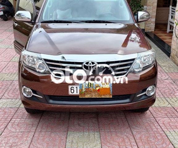 Cần bán gấp Toyota Fortuner đời 2016, màu nâu0