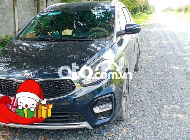 Xe Kia Rondo 2019, màu xanh lam xe gia đình