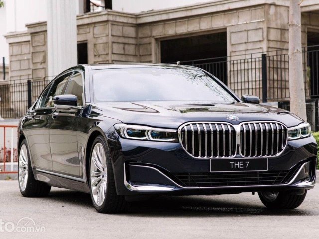 Cần bán BMW 740Li sản xuất năm 2021 - cảm giác êm ái như ngồi trên một chiếc thảm bay