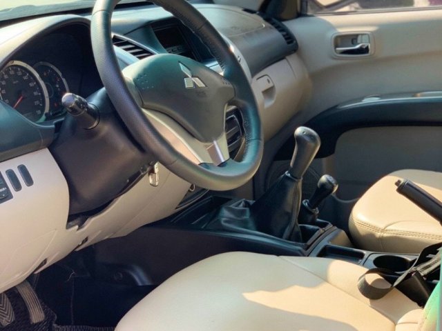 Cần bán Mitsubishi Triton năm sản xuất 2013, màu xám, xe nhập giá cạnh tranh1