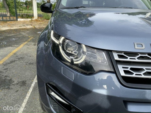 Cần bán xe LandRover Discovery Sport sản xuất 2017, đi 20000km, bao check hãng4