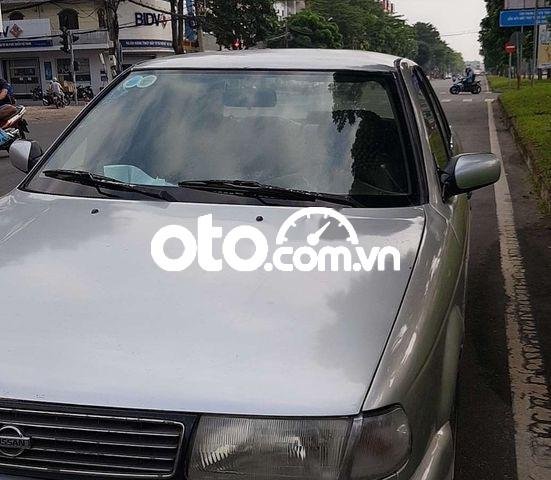 Bán ô tô Nissan Sunny XV 1.5MT 1993, màu bạc, nhập khẩu nguyên chiếc giá cạnh tranh0