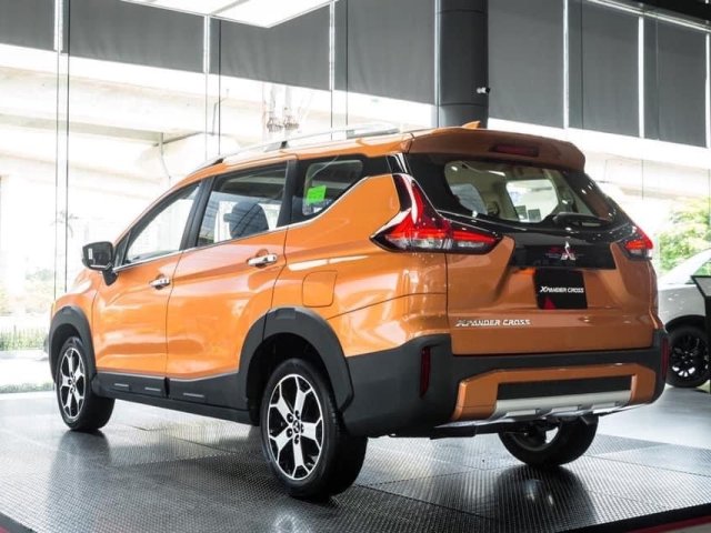 Mitsubishi Xpander Cross AT tặng 50% thuế trước bạ + tặng 25tr tiền mặt, đưa trước 170tr nhận xe0