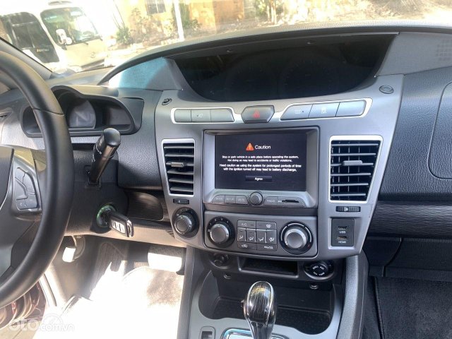 Bán xe Ssangyong Stavic sản xuất 2016, biển SG, xem cam kết chất lượng bao test xe hỗ trợ bank