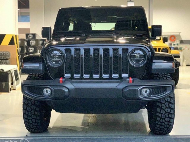 Jeep Wrangler Rubicon đen huyền bí - Ngoại hình hầm hố, mạnh mẽ và đậm chất ngầu0