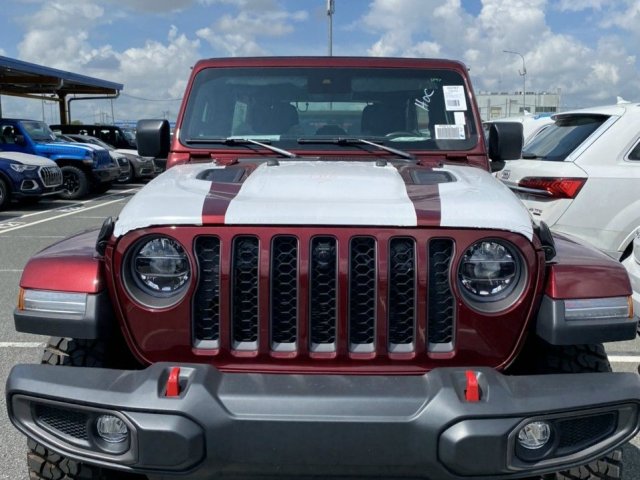 Bộ đôi Jeep Wrangler Rubicon màu độc vừa cập cảng Việt Nam0