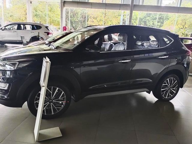 Bán ô tô Hyundai Tucson 2.0 AT đặc biệt sản xuất năm 2021, màu đen, giá tốt
