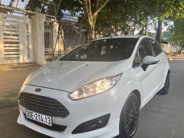 Bán Ford Fiesta 1.0L Ecoboost 2016, màu trắng, 395tr