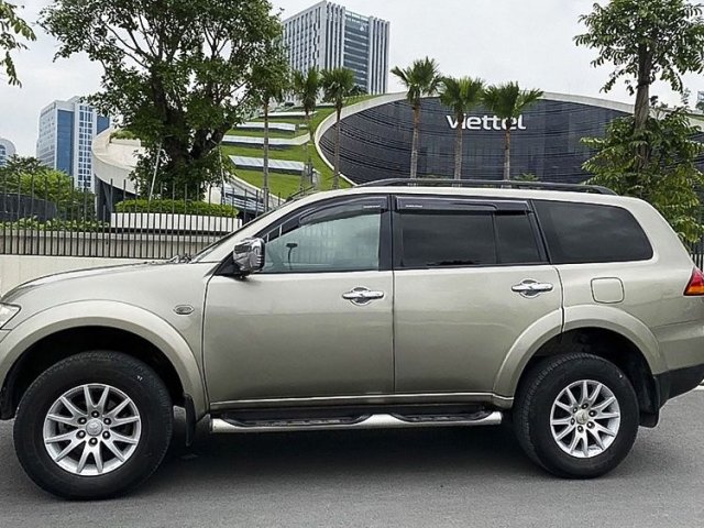 Bán ô tô Mitsubishi Pajero Sport 2.5AT năm sản xuất 2011, màu nâu 0